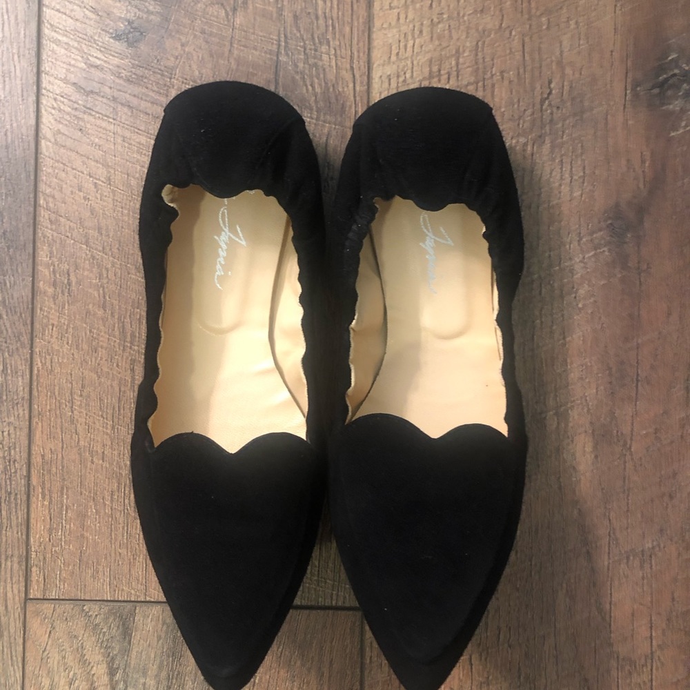 Isa Tapia black suede flats
